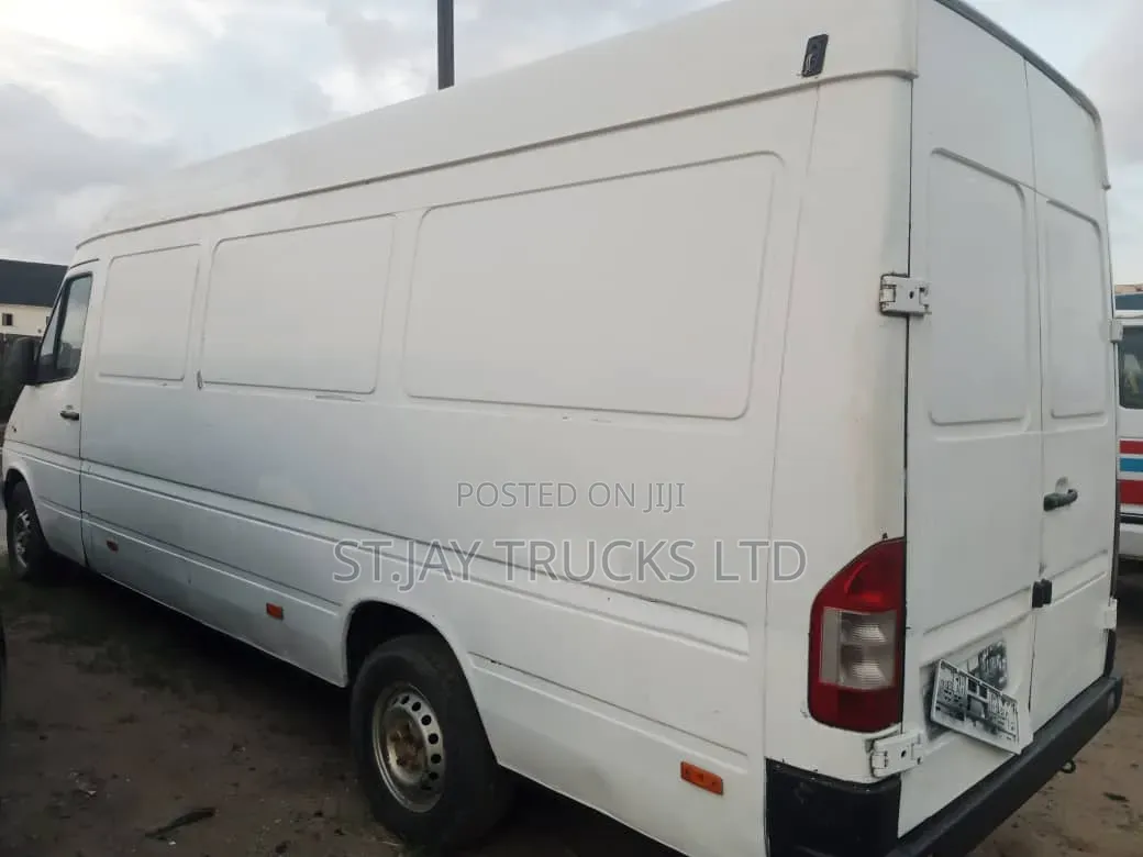 Mercedes-Benz Sprinter 2006 White