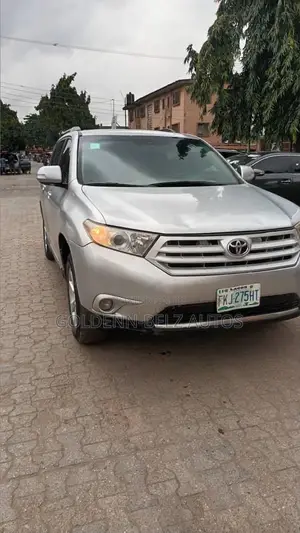 Toyota Highlander 2010 Silver
