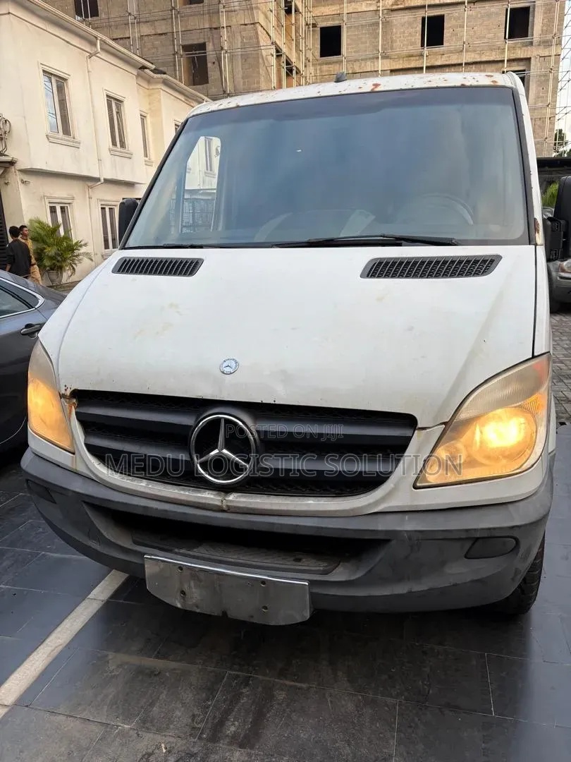 Mercedes-Benz Sprinter 2012 White