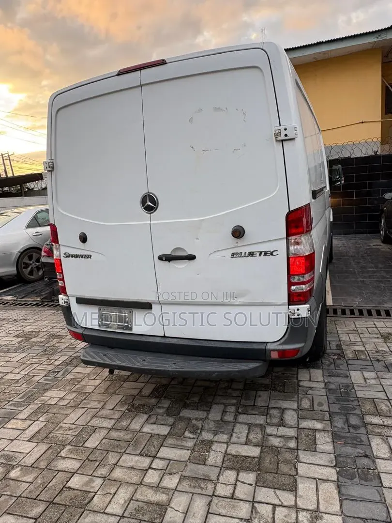 Mercedes-Benz Sprinter 2012 White