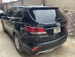 Hyundai Santa Fe SE Ultimate FWD 2017 Black