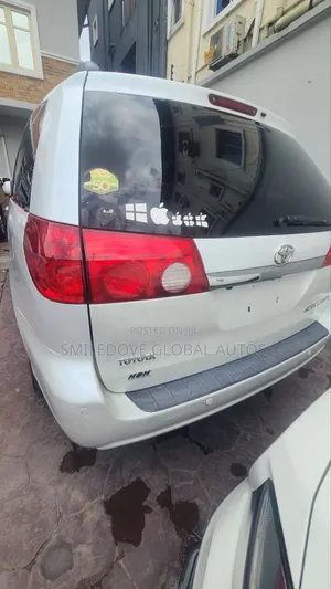 Toyota Sienta 2008 White