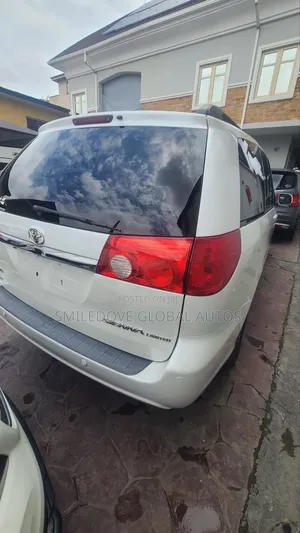 Toyota Sienta 2008 White