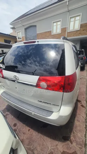 Toyota Sienta 2008 White