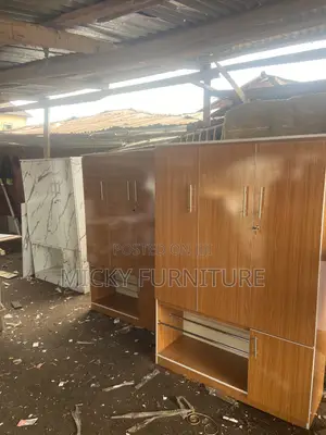 Wardrobe(4by6ft)