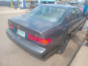 Toyota Camry 2000 Gray