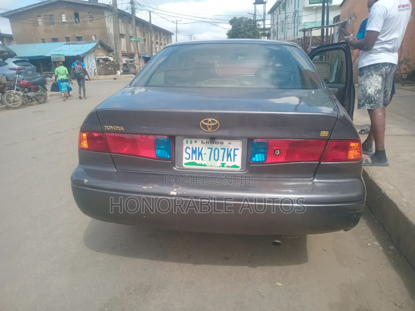 Toyota Camry 2000 Gray