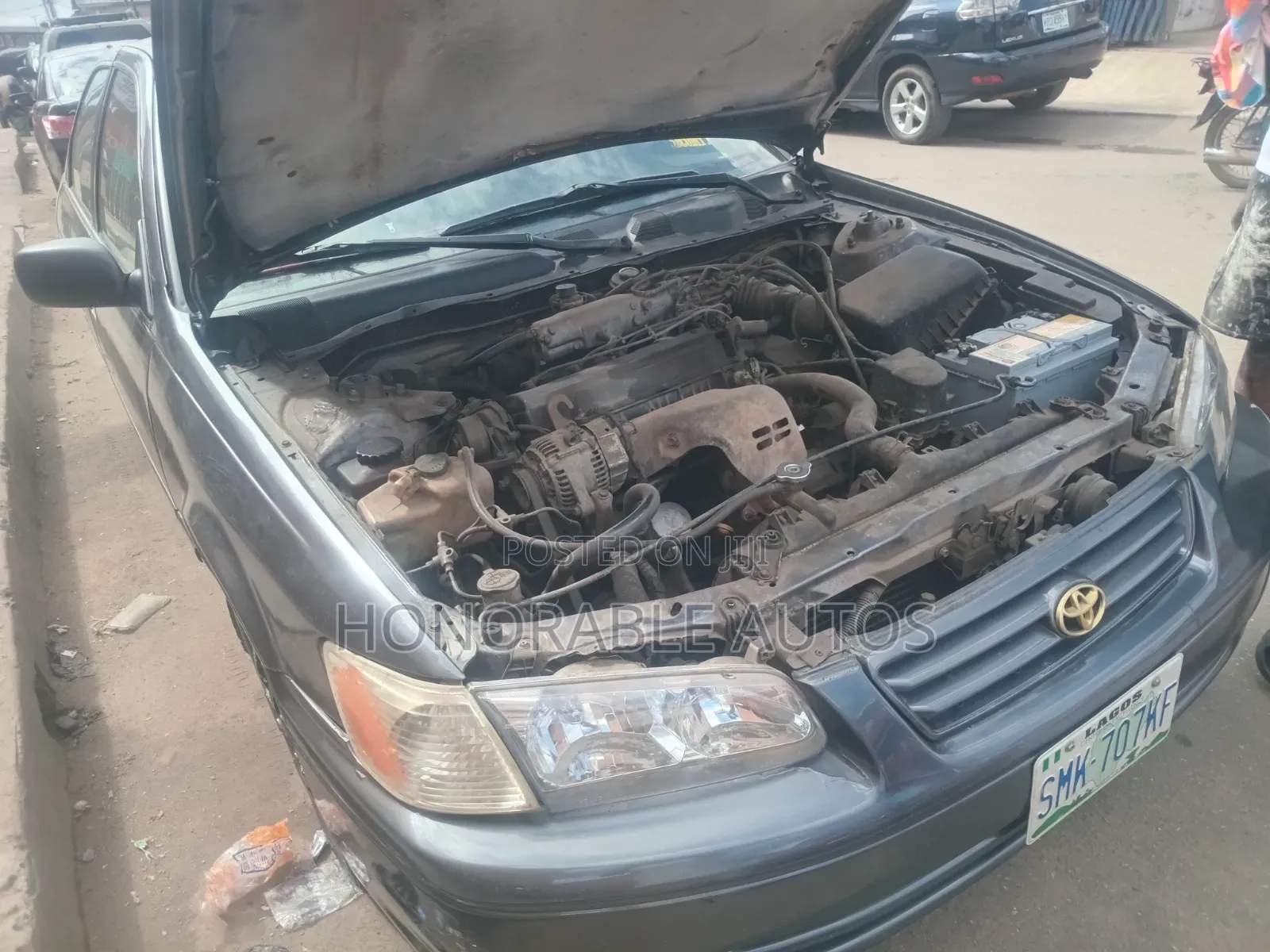 Toyota Camry 2000 Gray
