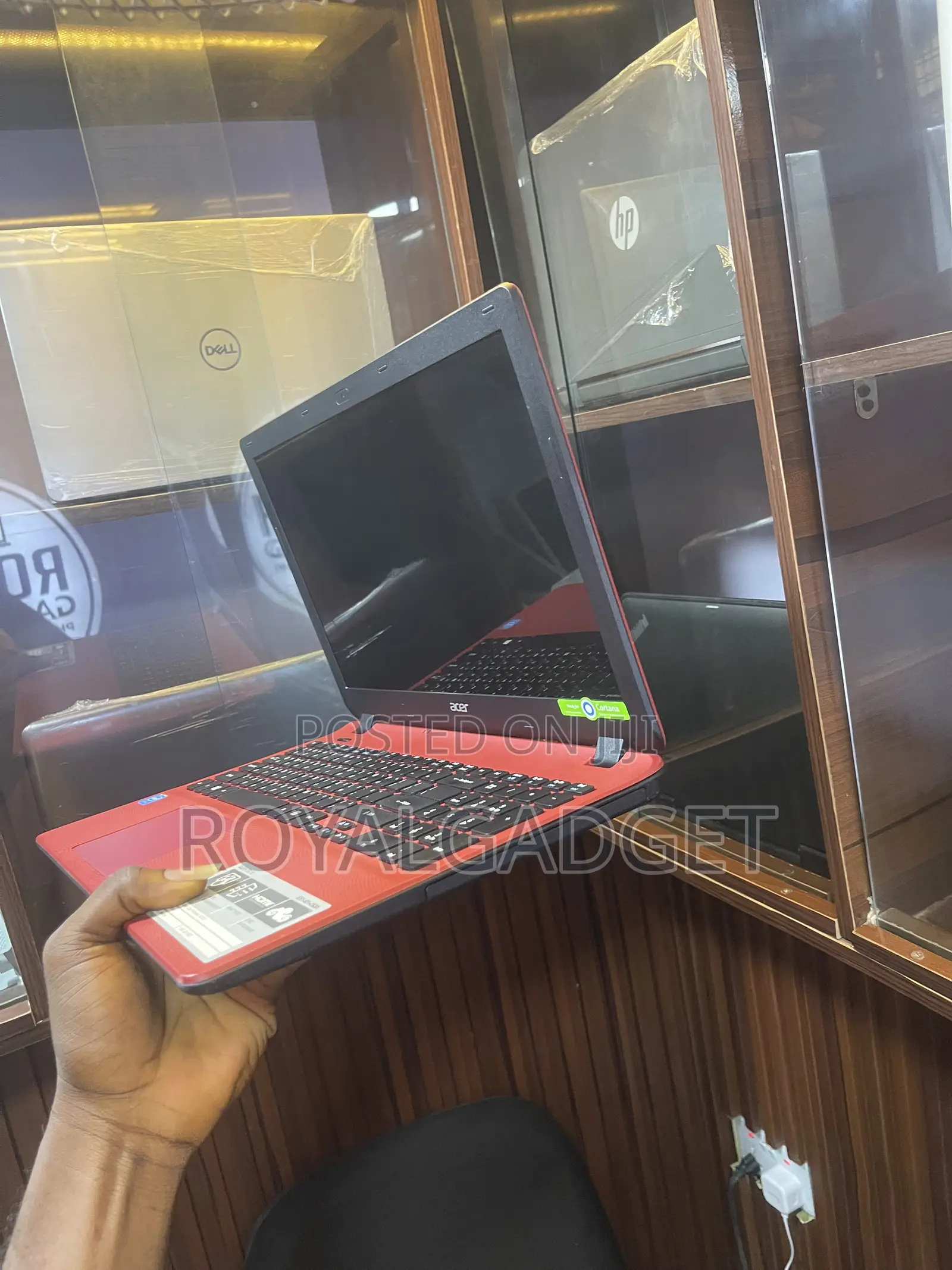 Laptop Acer Aspire E5 4GB Intel Pentium HDD 320GB