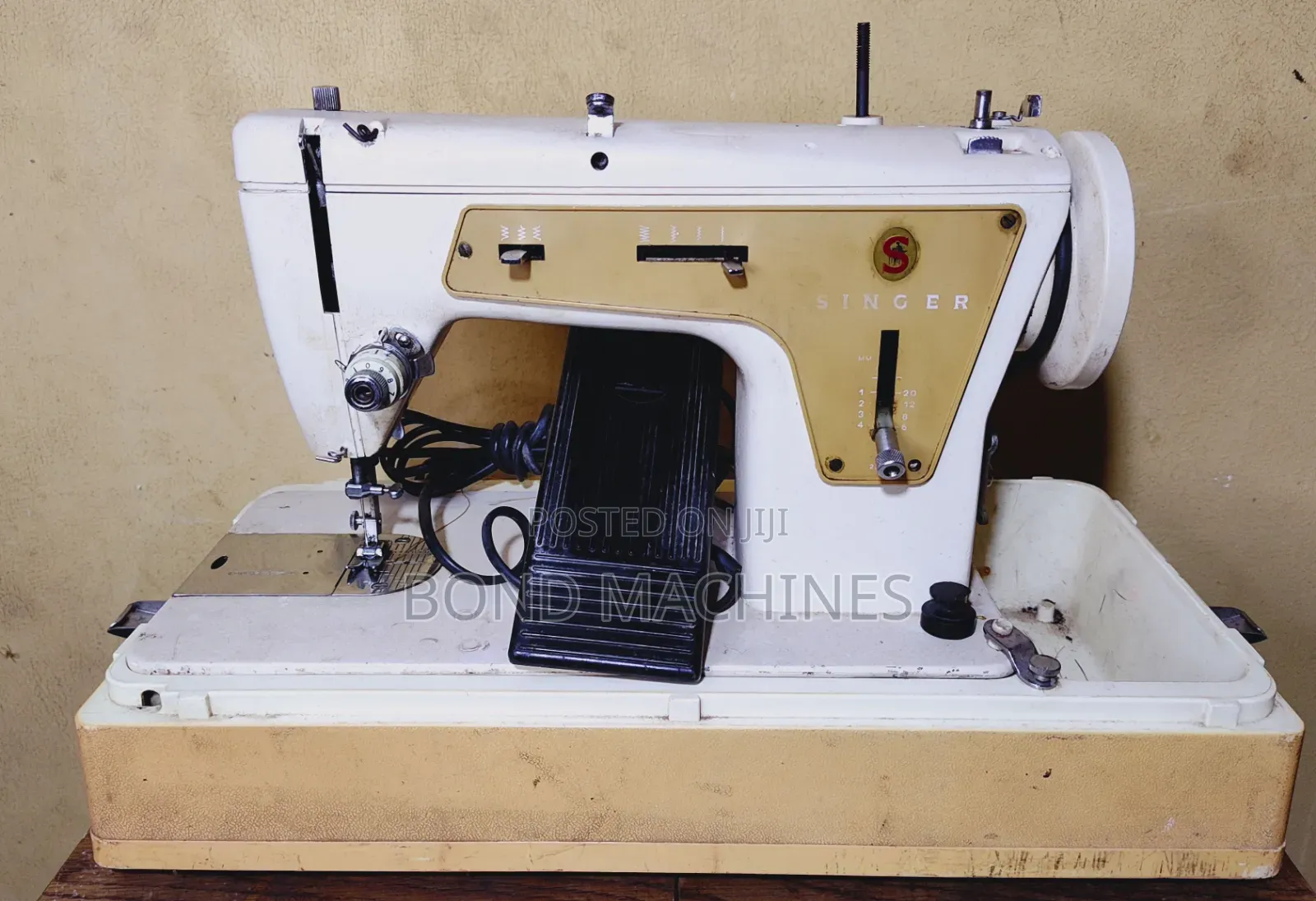 Singer Model 237 Sewing Machine