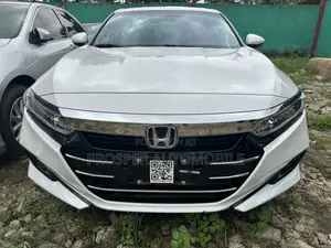 Honda Accord Touring 2.0T 2022 White