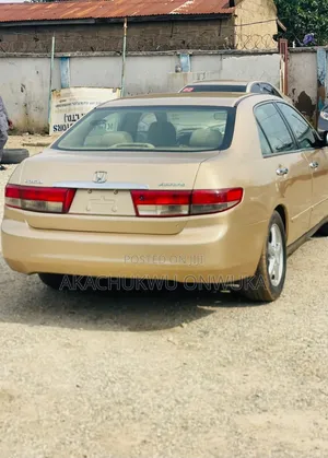 Honda Accord 2005 Gold