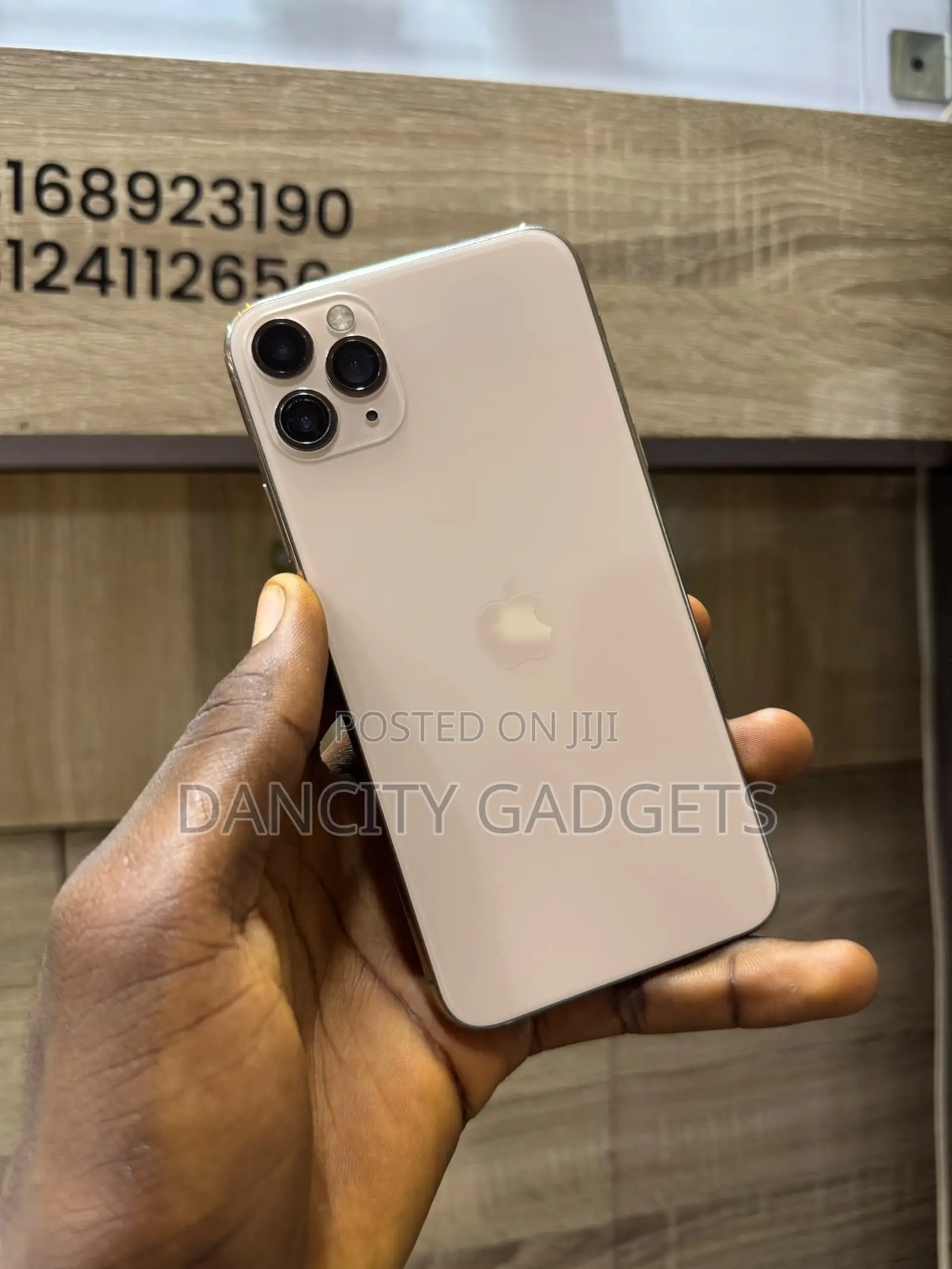 Apple iPhone 11 Pro Max 64 GB Gold