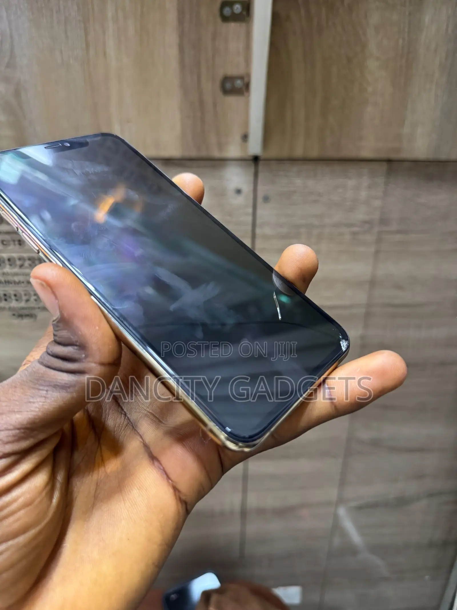 Apple iPhone 11 Pro Max 64 GB Gold