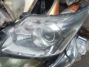 Toyota Avensis 2010 Headlight Replacement
