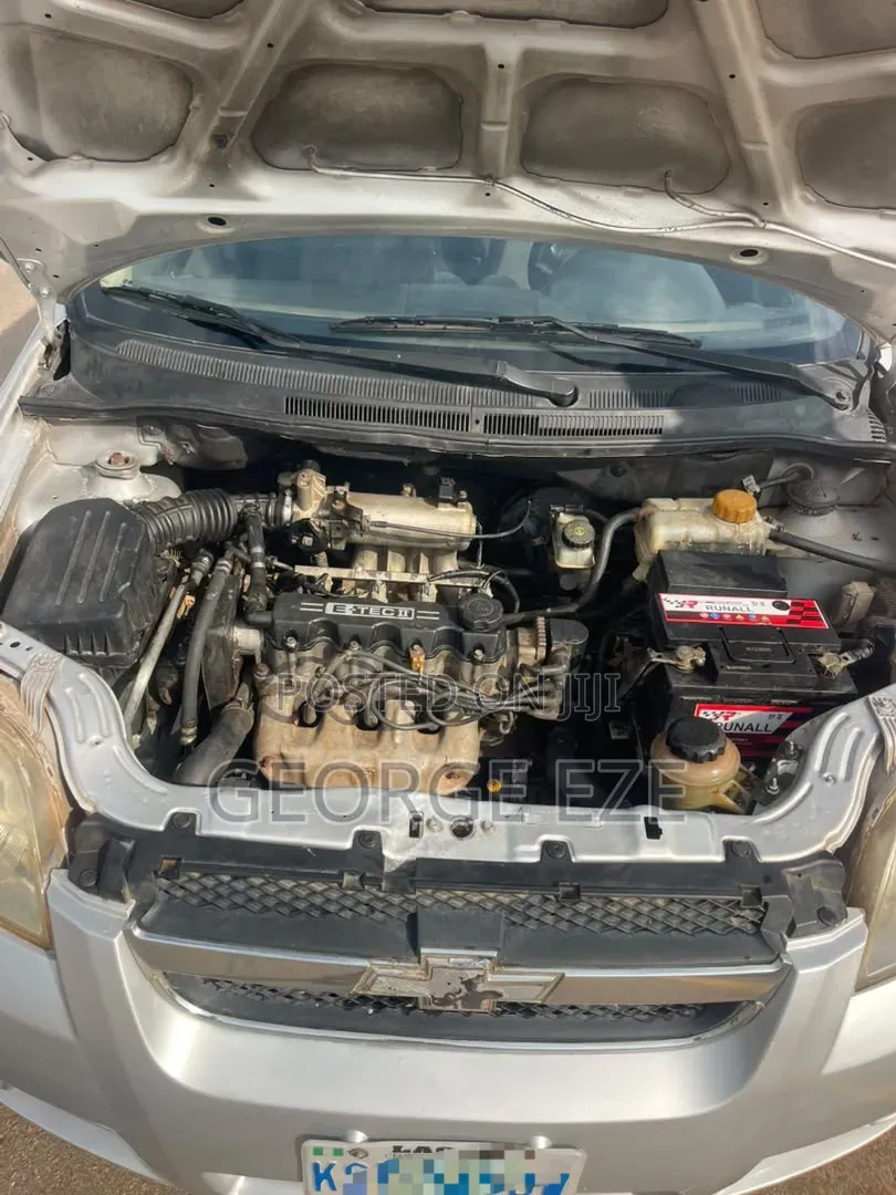 Chevrolet Aveo 2014 Silver