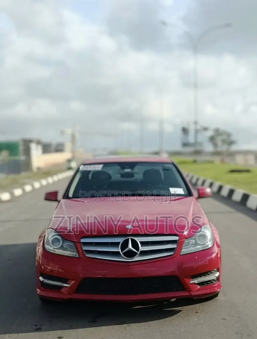 Mercedes-Benz C250 2013 Red