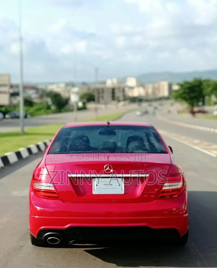 Mercedes-Benz C250 2013 Red