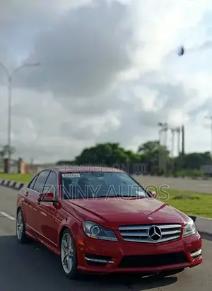 Mercedes-Benz C250 2013 Red