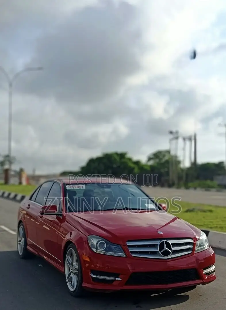 Mercedes-Benz C250 2013 Red
