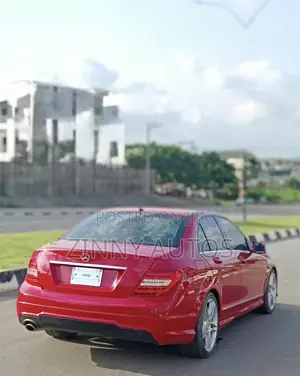 Mercedes-Benz C250 2013 Red