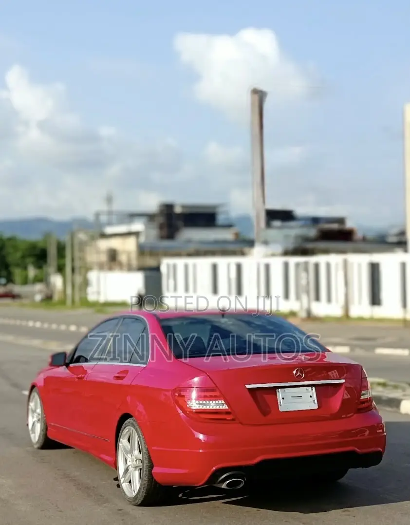 Mercedes-Benz C250 2013 Red