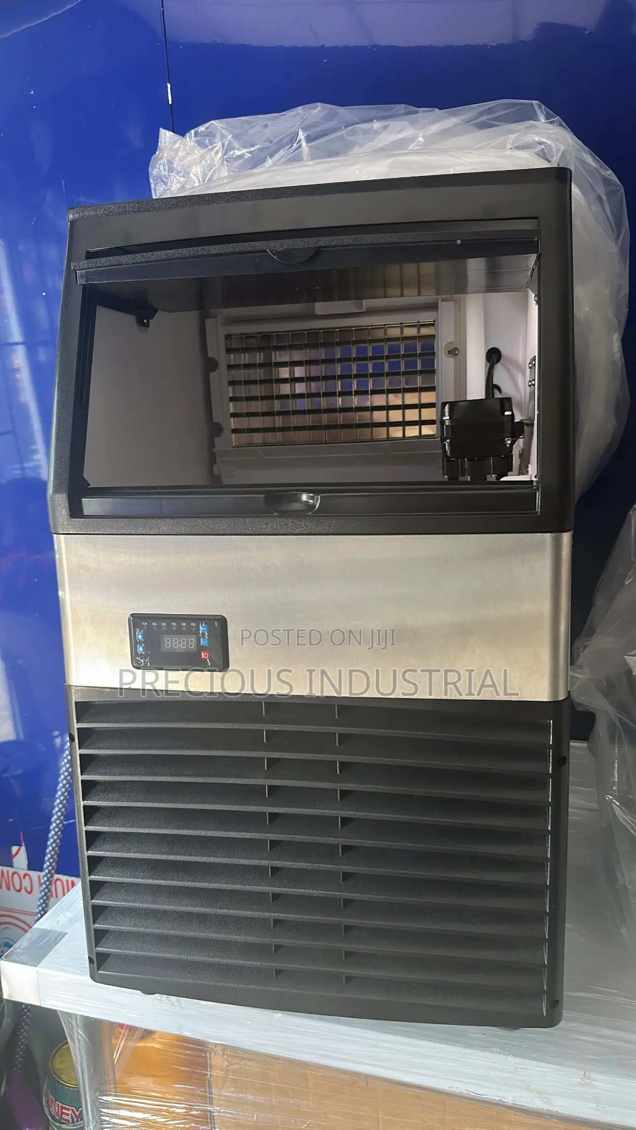 Ice Cube Maker