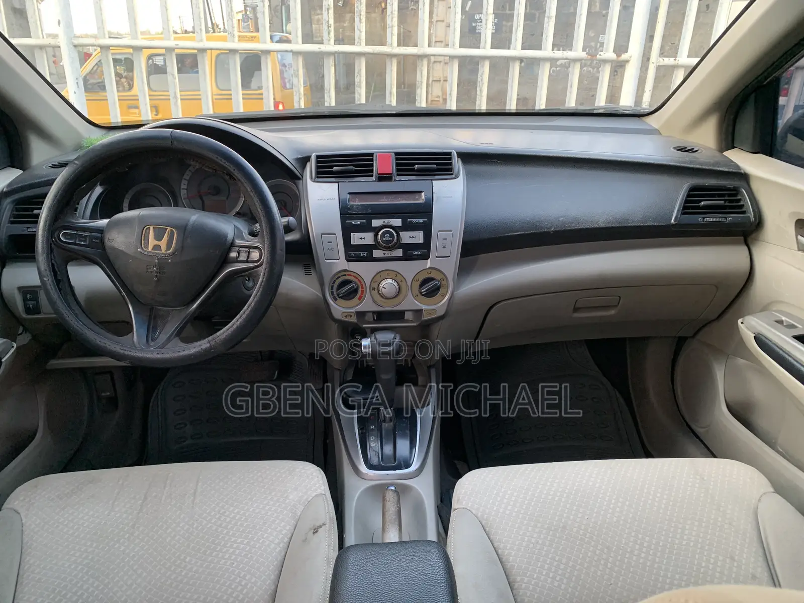 Honda City 2010 Gold