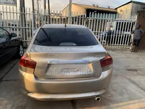 Honda City 2010 Gold