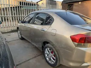 Honda City 2010 Gold