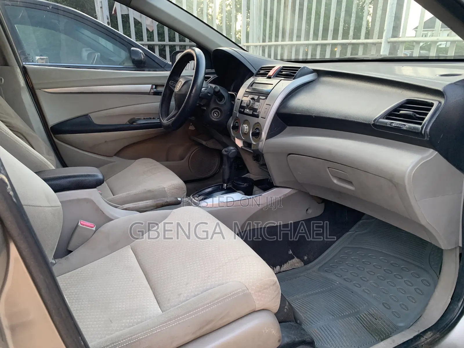 Honda City 2010 Gold