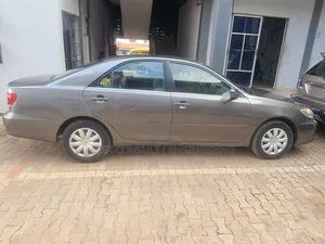 Toyota Camry LE 4dr Sedan (2.4L 4cyl 5A) 2006 Gray