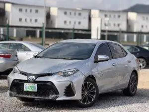 Toyota Corolla S 4dr Sedan (1.8L 4cyl CVT) 2015 Silver