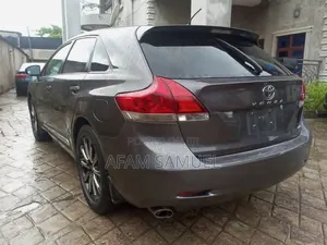 Toyota Venza V6 2010 Gray