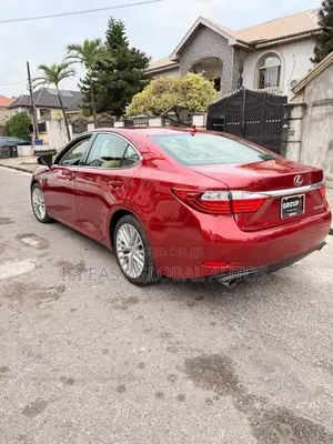 Lexus ES 2013 Red