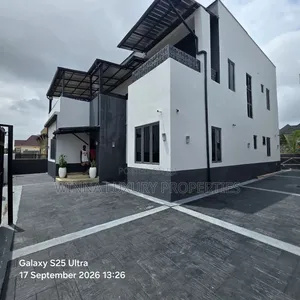 5bdrm Duplex in Vinehill Estate, Lugbe District for sale