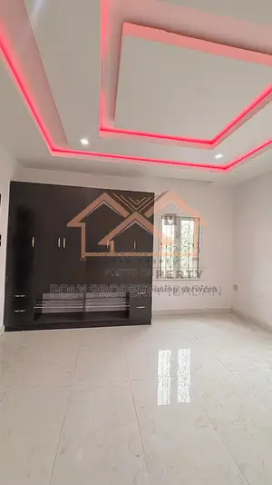 4bdrm Apartment in New Bodija for rent