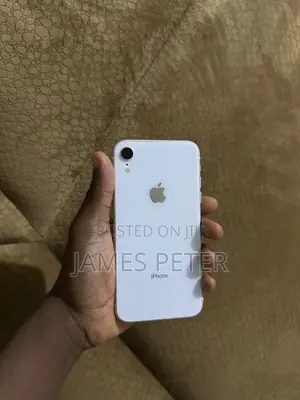 Apple iPhone XR 64 GB White
