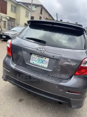 Toyota Matrix 2011 Gray
