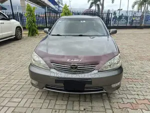 Toyota Camry 2005 Gray