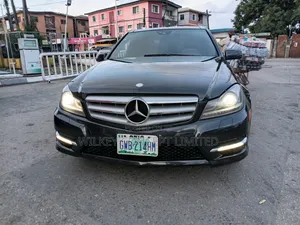 Mercedes-Benz C300 Luxury 4Matic Sedan AWD (3.0L 6cyl 7A) 2012 Black