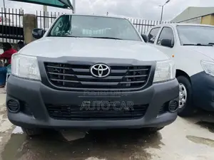 Toyota Hilux 2012 White