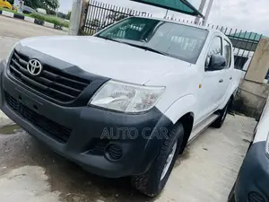 Toyota Hilux 2012 White