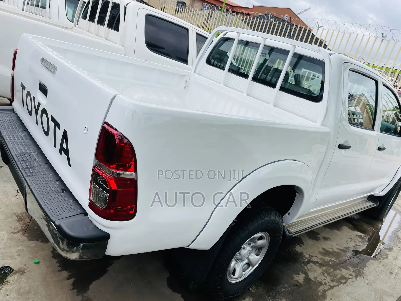 Toyota Hilux 2012 White