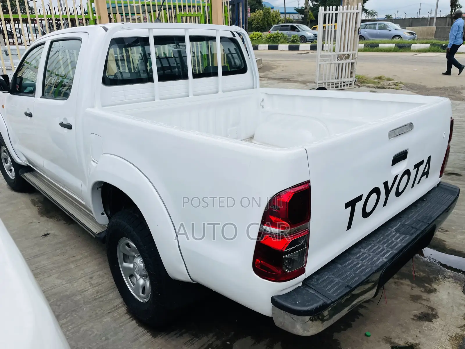 Toyota Hilux 2012 White