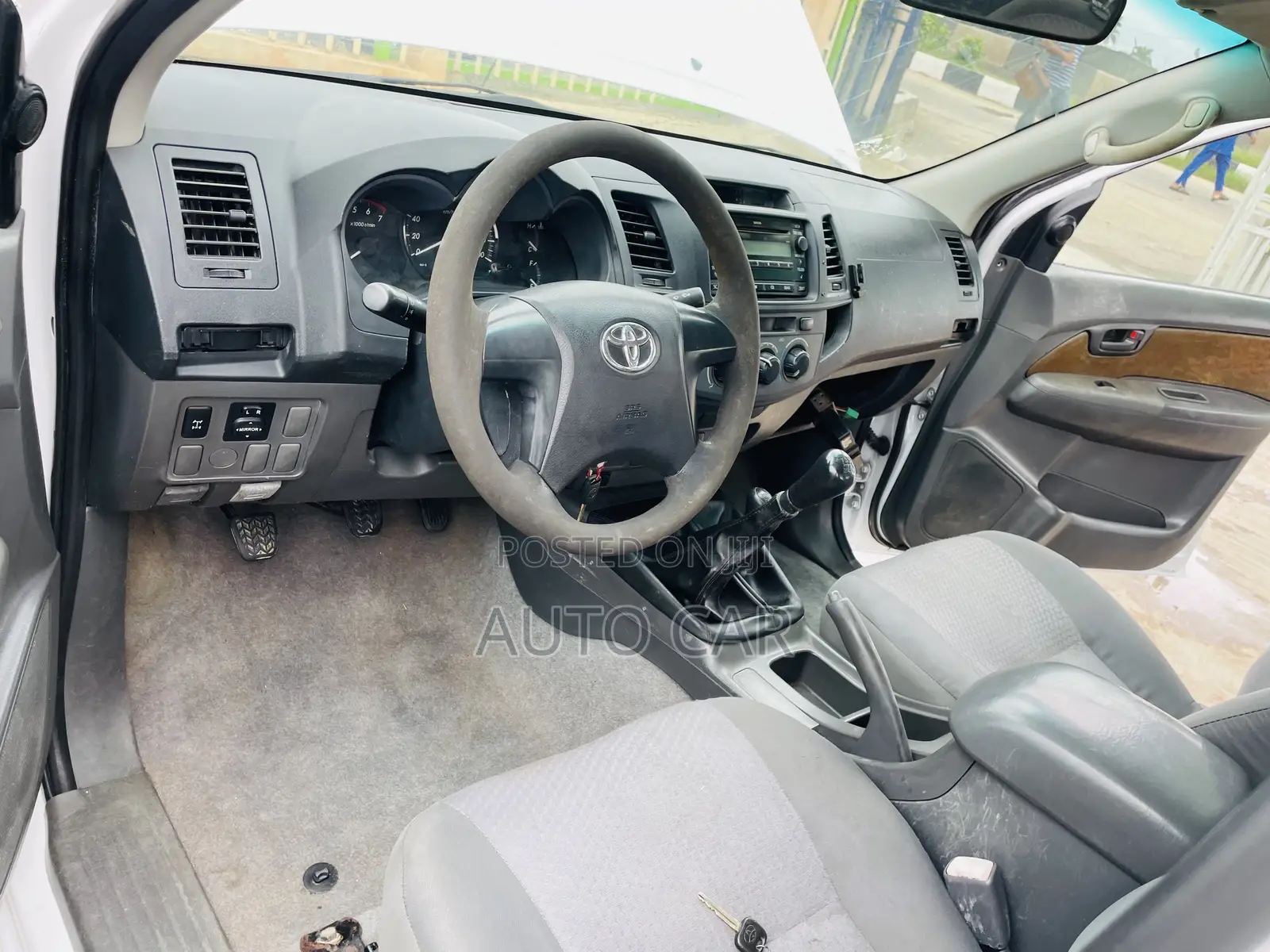 Toyota Hilux 2012 White