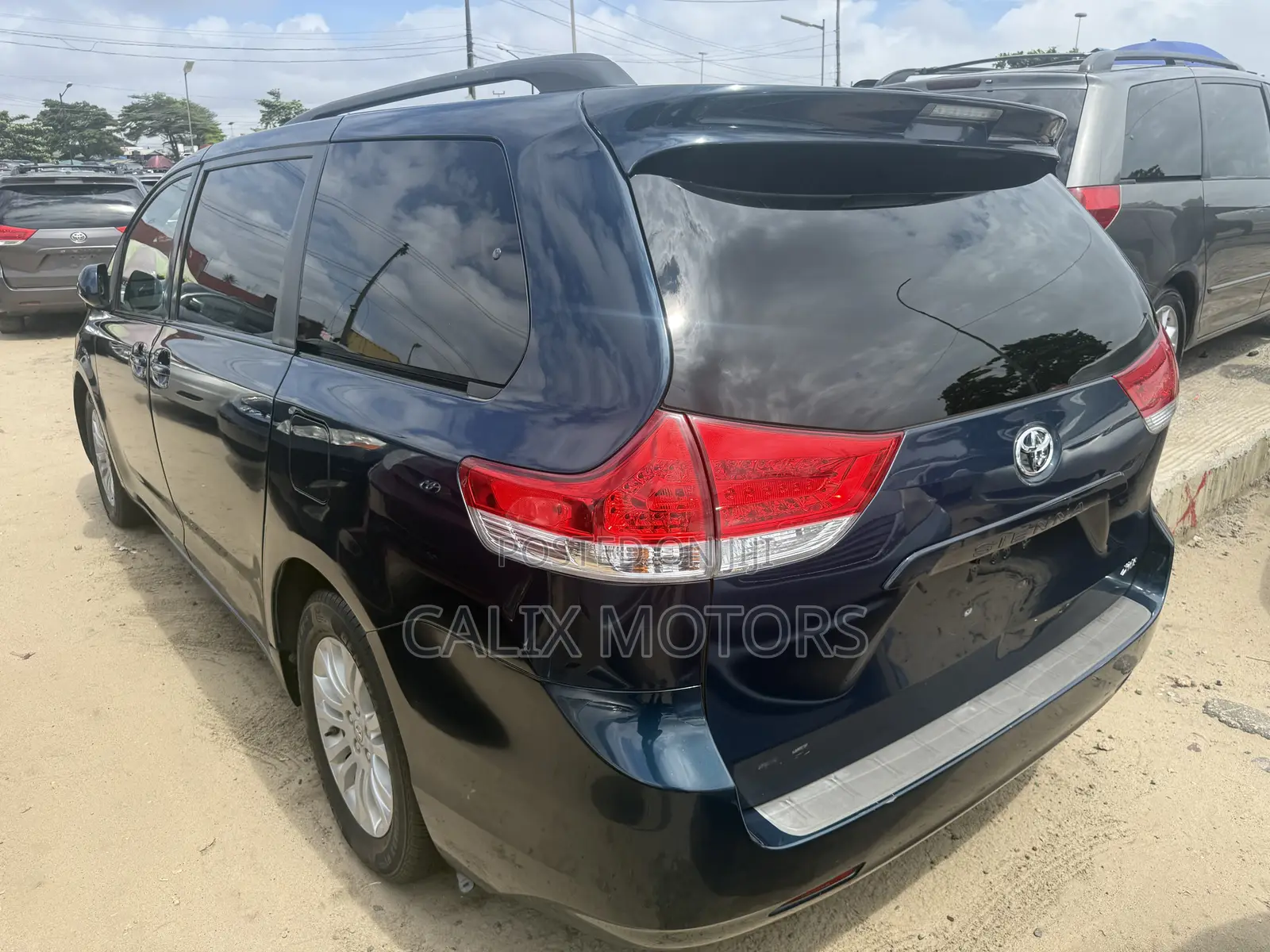 Toyota Sienna 2012 Blue