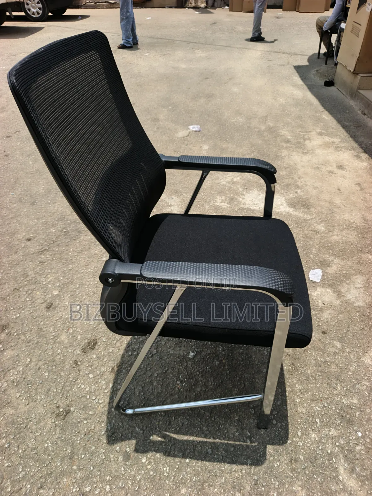 Executive Mesh Conference and Visitors Chair With Lumber Support.