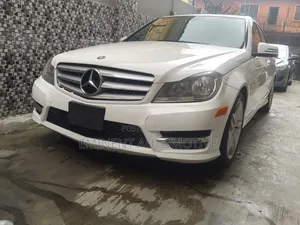 Mercedes-Benz C300 Luxury 4Matic Sedan AWD (3.5L 6cyl 7A) 2013 White