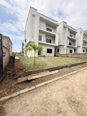 5bdrm Duplex in Guzape District for sale